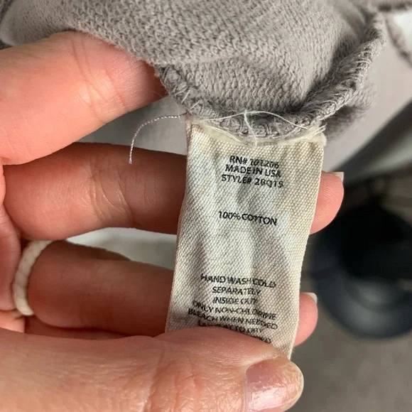 Soft Surroundings Snap Button Raw Hem Long Sleeve Sweatshirt | Gray | Women’s M - Picture 6 of 8